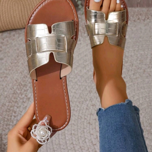 Womens Gold Flats Flip Flops Size 12 - Picture 4 of 8